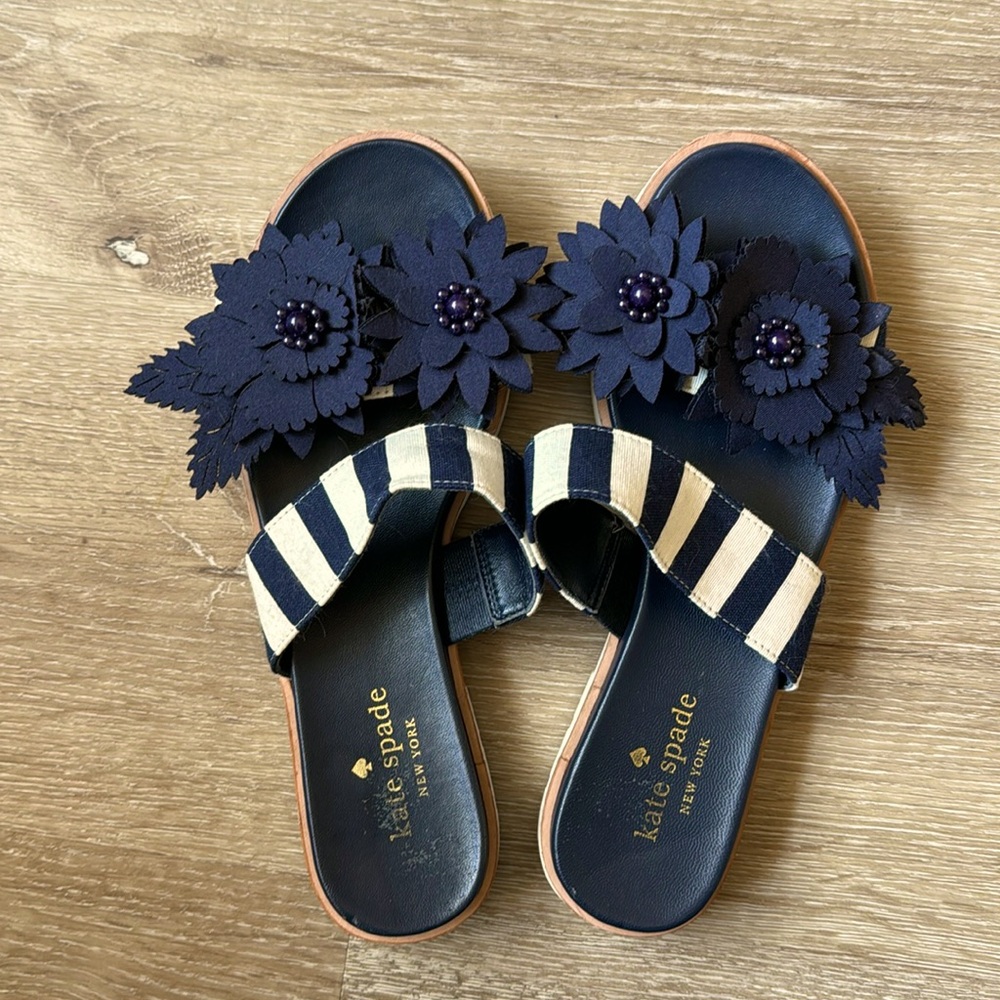 KATE SPADE navy and white sandals size 7